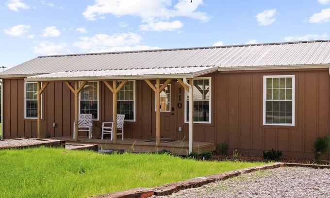 Williamstown Cabin | Lodge 110 at Eden Reserve—Safari Cabin Near Ark