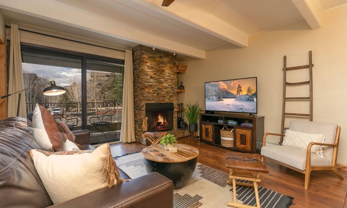 Dillon Condo | Lodge at Lake Dillon Condo: Great Year-Round Location