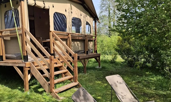 Long Cabin | LODGE LE CAREX Grundstück 16- 2 Schlafzimmer 5 Betten 5 Personen