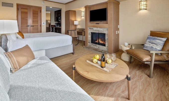 Cle Elum Condo | Lodge Magical River Views, Pool, Hottub, Fireplace, 5th Flr, Kitchen