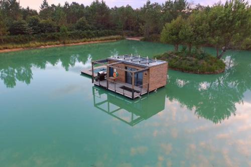 Parcoul-Chenaud Boat Rental | Lodge on the water in Dordogne