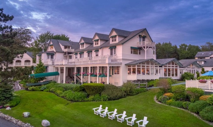 Boothbay Harbor Cabin | Lodge Rm | Oceanview+Spa+Porch | No Hidden Fees
