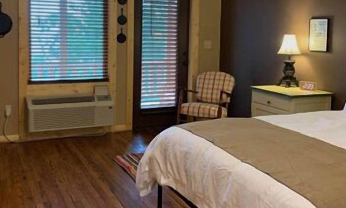 Stanardsville House | Lodge Room 109 - Grandma`s Kitchen