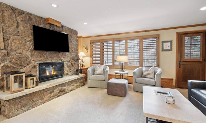 Vail Condo | Lodge Tower 277 2BR at the base of Vail Mountain