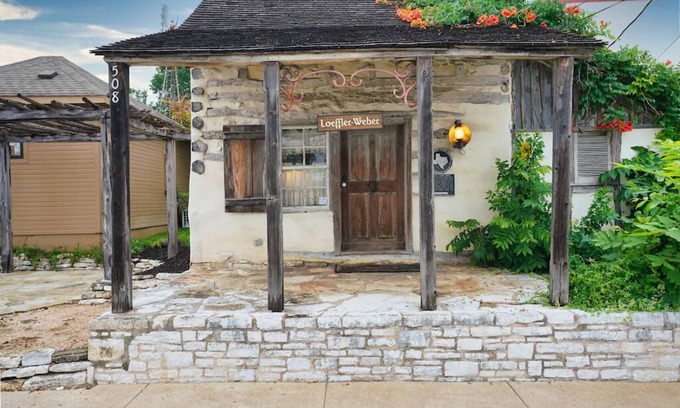 Fredericksburg Cabin | Loeffler-Weber Cabin-Fredericksburg, Texas, United States