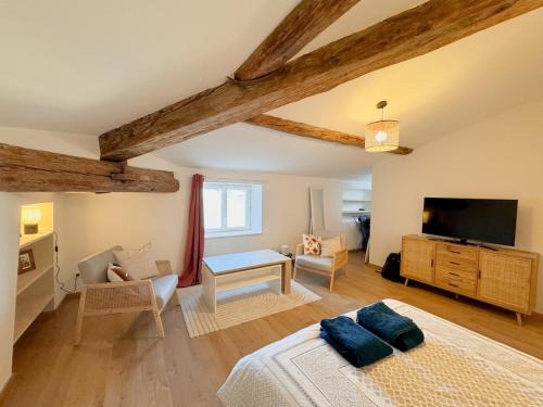 Faubourg Apartment | Loft Élégant & Lumineux dans un Immeuble Classé