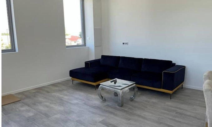 Saint-Symphorien-d'Ozon Apartment | Loft 130 m2 Sans Voisinage Avec Parking Privé