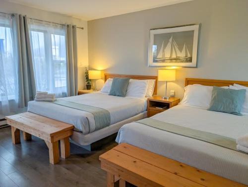 Ste Anne de Beaupre Apartment | Loft 4 - 2 min du Bord de l'eau Foyer & Barbecue
