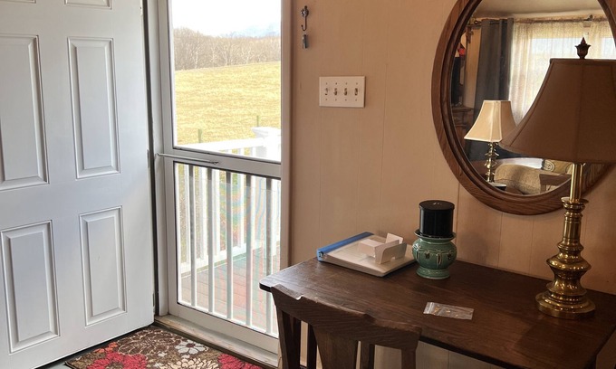 Luray Apartment | Loft Apartment with Mountain Views on 200 acre private farm. 2 night minimum