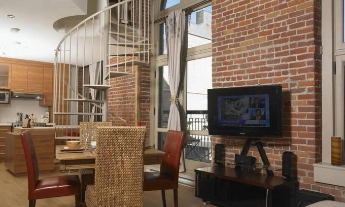 Vieux-Quebec-Cap-Blanc-colline Parlementaire Apartment | Loft au coeur du Vieux-Québec