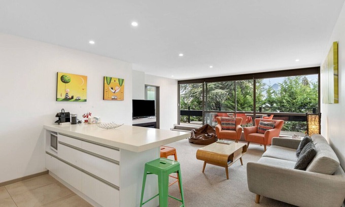 Queenstown City Centre Apartment | Loft Bach Karo - Close to town