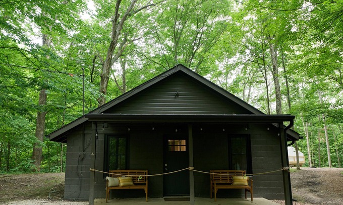 Cuyahoga Falls Cabin | Loft Cabin in the Cuyahoga Valley
