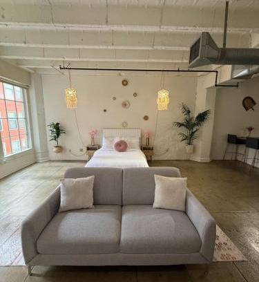 Downtown Los Angeles Bed & Breakfast | Loft in Downtown Los Angeles