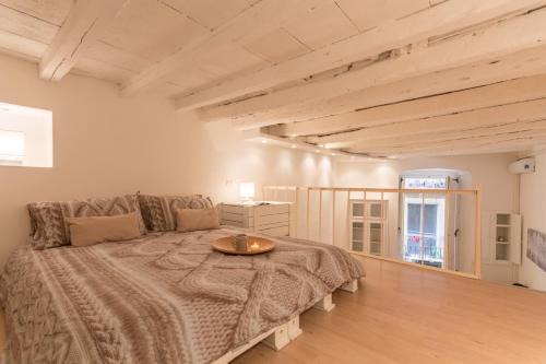 Historic Castle District Apartment | Loft Lamarmora 18