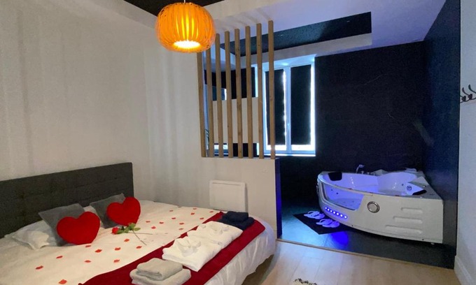 Valbenoite - Le Bernay - Valfuret Apartment | Loft romantique avec jacuzzi comprenant pack romantique et champagne OFFERTS