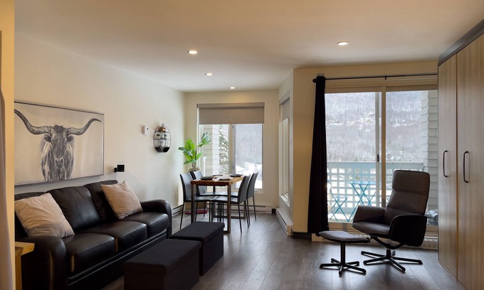 Stoneham Apartment | Loft Ski-in/Ski-out Stoneham resort