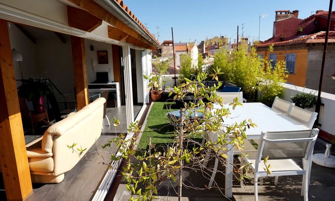 Saint-Jean Apartment | Loft with terrace historic center