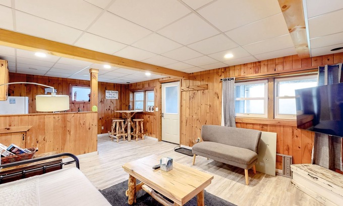 Montgomery Center Condo | Log cabin condo with mountain views and full kitchen - close to Jay Peak Resort