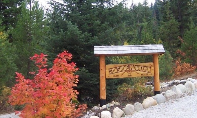 Ardenvoir Cabin | Log Cabin Mountain Views, secluded on 5 acres, Leavenworth 18 m, Stevens 31 m