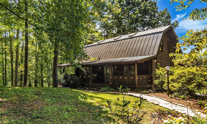 Gatlinburg - Pigeon Forge Cabin | Log cabin w/forest views, hot tub, firepit + free attraction tickets