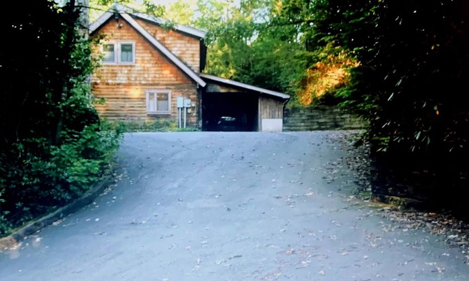 Canton Cabin | Log Home near Beautiful Lake Logan