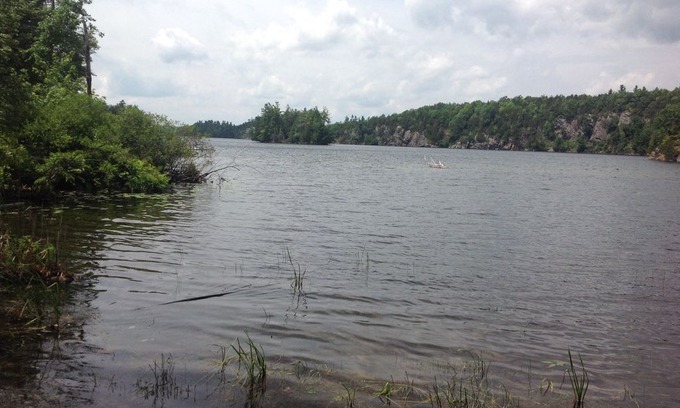 Frontenac House | Log House on Devil Lake