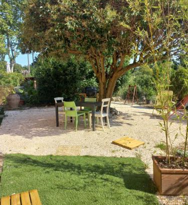 Ceret Apartment | Logement 2 personnes cosy avec petit jardin