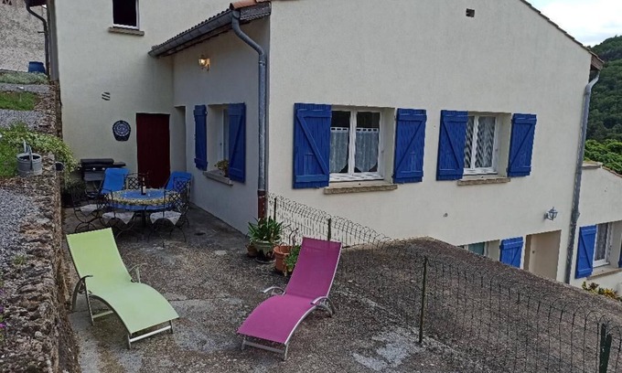 Lamastre House | Logement Calme et Spacieux Avec vue à 400 M D'un Plan D'eau