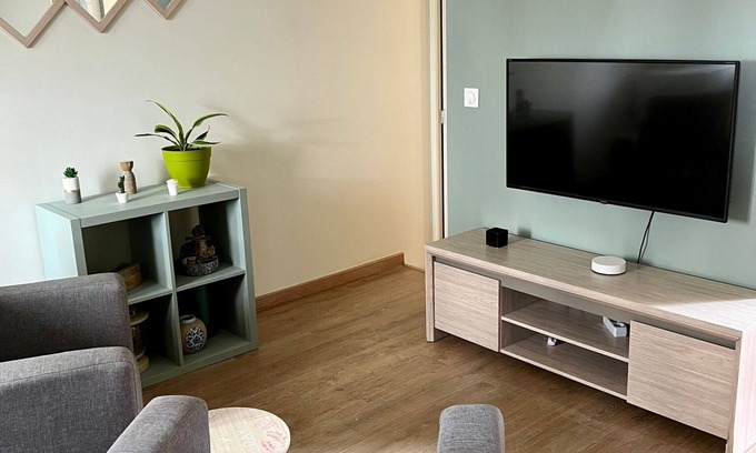Stains Apartment | Logement Cosy, Sécurisé Proche du Stade de France Baptisé :