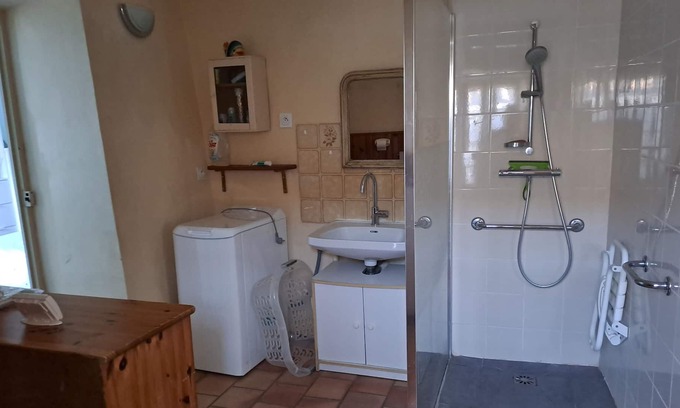 Combes Apartment | Logement Dans Hameau Pour Vacances ou Cure