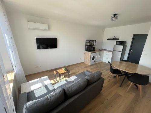 La Voulte-sur-Rhone Apartment | Logement lumineux rénové à neuf