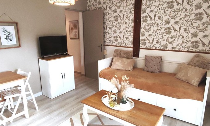 Saint-Sernin Apartment | Logement lumineux bord de forêt