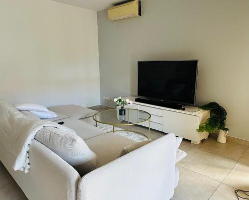 Saint-Just Apartment | Logement terrasse chute la vie