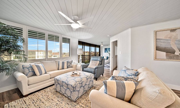 Sanibel Condo | Loggerhead Cay 274: Beautiful Condo on the Beach!
