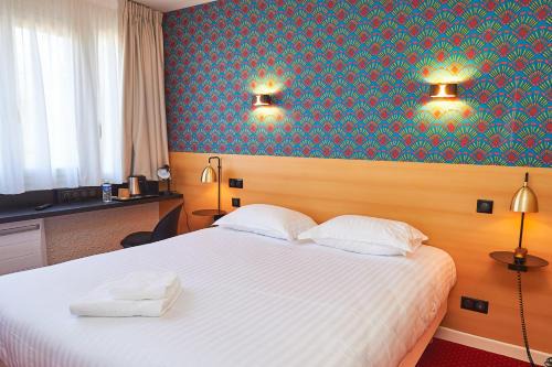 Bazeilles Hotel | Logis Auberge du port