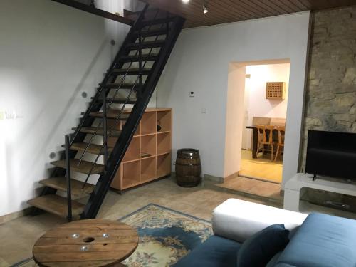Ep 21 - Saint-Paul Apartment | Logis cosy