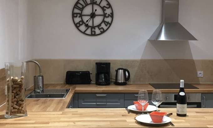Beaune City Centre Condo | Logis de la Comedie * Rampart of Beaune