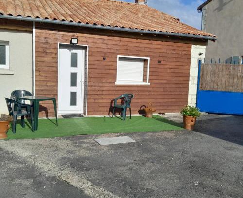 Guesnes House | Logis du chêne ferré