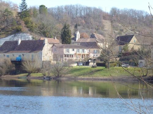 Badefols-sur-Dordogne Hotel | Logis-Hôtel Côté-Rivage