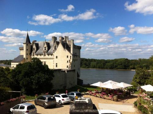 Montsoreau Hotel | Logis Hôtel Le Bussy