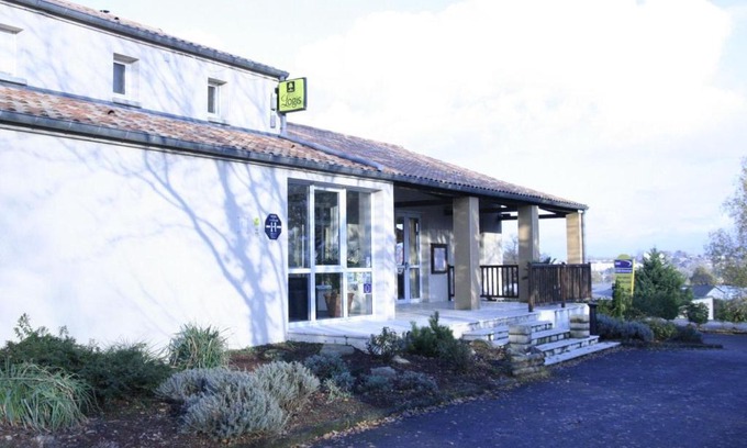 Bressuire Hotel | LOGIS Hôtel LES 3 MARCHANDS