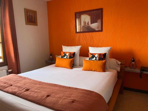 Sceaux-sur-Huisne Hotel | Logis hôtel Les Confins du perche