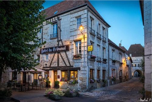 Mortagne-au-Perche Hotel | Logis - Hôtel & Restaurant du Tribunal
