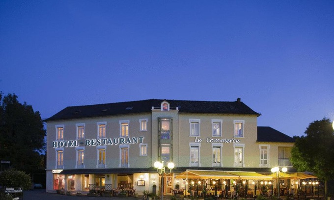 Rieupeyroux Hotel | Logis Hôtel-Restaurant Le Commerce