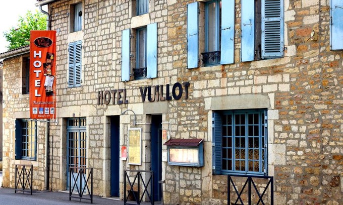Cuiseaux Hotel | Logis Hôtel Vuillot