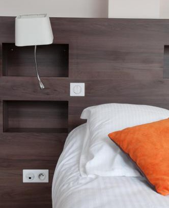 Lons-le-Saunier Hotel | Logis Hotel du Parc-Restaurant - Le Rouget de Lisle