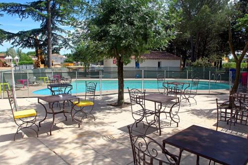 Gignac Hotel | Logis Hotel Le Vieux Moulin