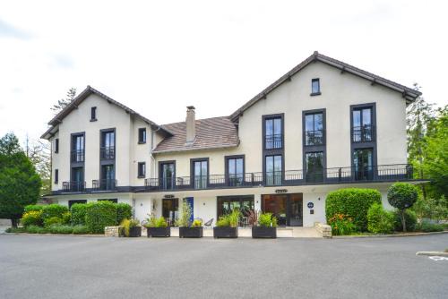 Mereau Hotel | Logis - Hotel Restaurant La Mire
