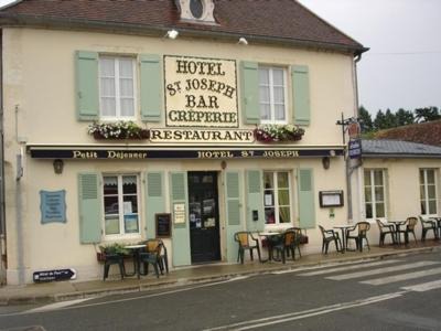 Sancoins Hotel | Logis hotel Saint-Joseph