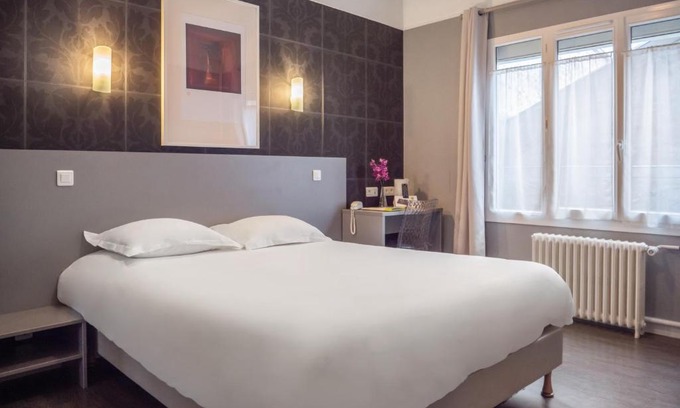 La Loupe Hotel | Logis Le Chêne Doré
